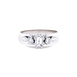 18ct White Gold Traditional 3 Stone Diamond Ring 0.73ct