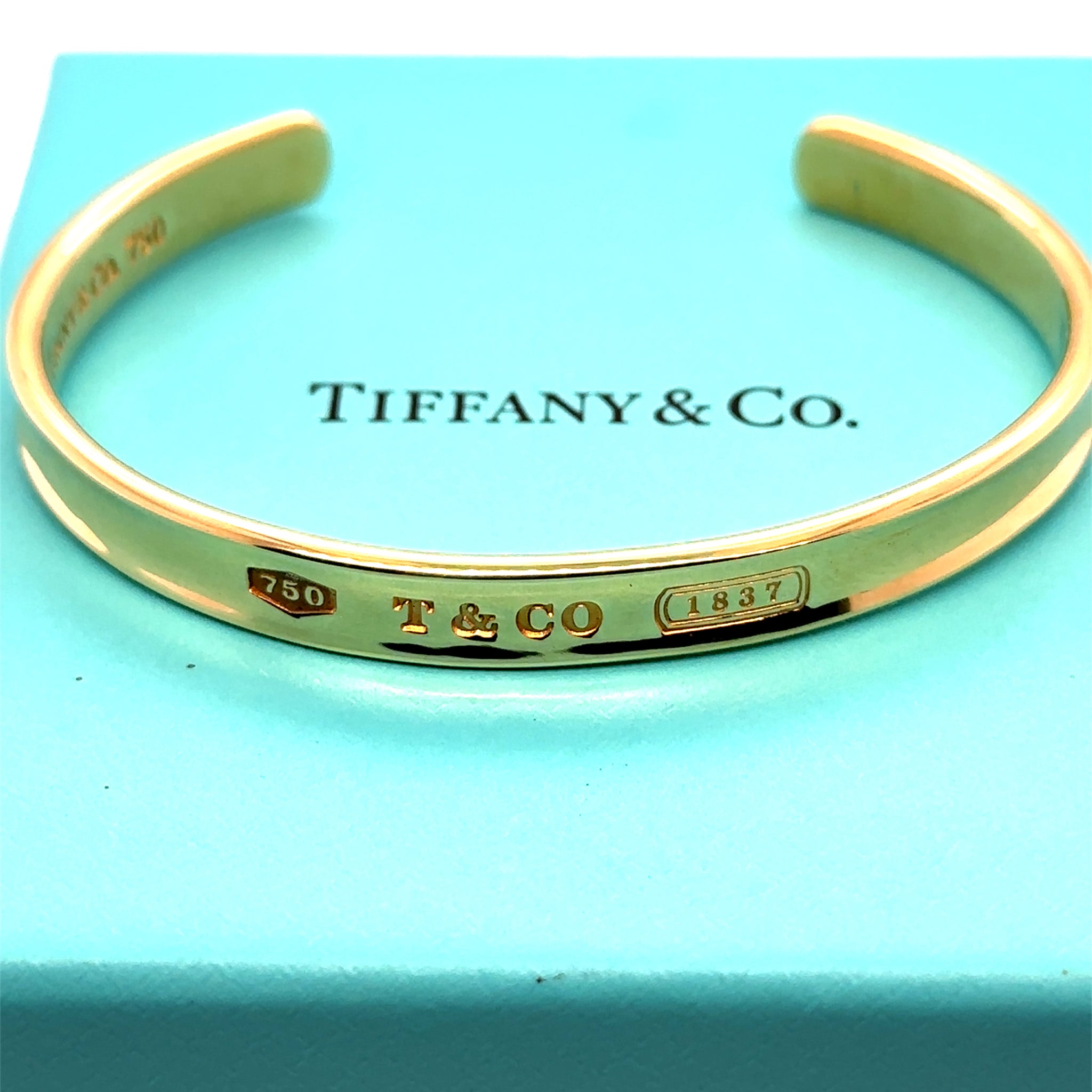 Tiffany & Co. Rare Vintage 18ct Yellow Gold Return to Tiffany 1883 Cuf