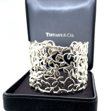 Load image into Gallery viewer, Tiffany &amp; Co Paloma Picasso Olive Leaf Cuff