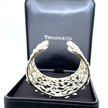 Load image into Gallery viewer, Tiffany &amp; Co Paloma Picasso Olive Leaf Cuff