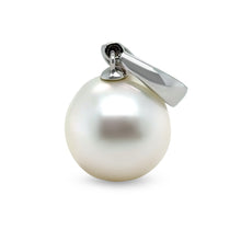 Load image into Gallery viewer, Willie Creek Pearls 18ct White Gold Australian South Sea Pearl Pendant