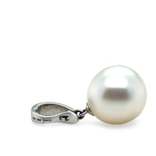 Load image into Gallery viewer, Willie Creek Pearls 18ct White Gold Australian South Sea Pearl Pendant