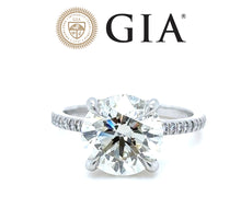 Load image into Gallery viewer, 18ct White Gold Round Brilliant Cut Diamond Ring 4.42ct 5.42g