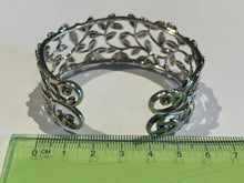 Load image into Gallery viewer, Tiffany &amp; Co Paloma Picasso Olive Leaf Narrow Cuff