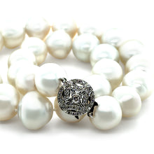 Load image into Gallery viewer, 18ct White Gold Graduated South Sea Cultured Pearl Necklace with Diamond Clasp 0.34ct 149.58g