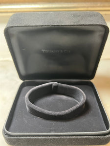 Tiffany & Co 18ct Yellow Gold Elsa Peretti Elongated Teardrop Bangle 14.13g