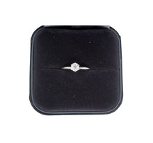 Load image into Gallery viewer, Tiffany &amp; Co Setting Engagement Ring in Platinum 0.40ct - Luxury Brand Jewellery